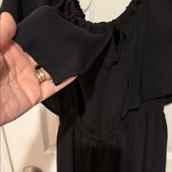 Elegant Black Maxi Dress - Picture 4 of 8